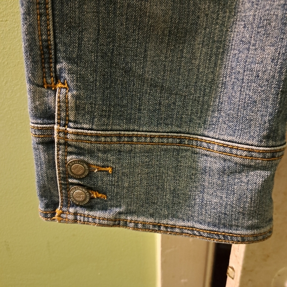 Bongo Blue Jean Capri's - Picture 2 of 15